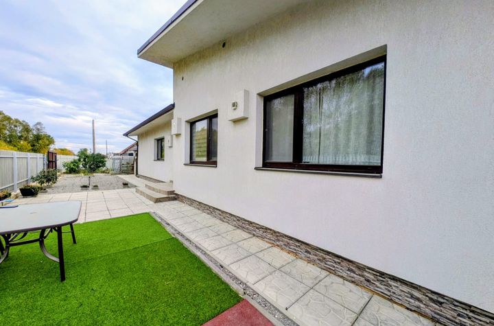 Casă - 4 camere de vanzare ORADEA - Bihor anunturi imobiliare Bihor