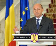 Băsescu anunţă recesiunea