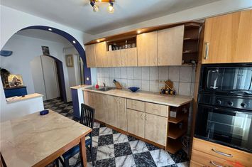 Apartament 2 camere de vanzare CENTRAL - Vrancea anunturi imobiliare Vrancea