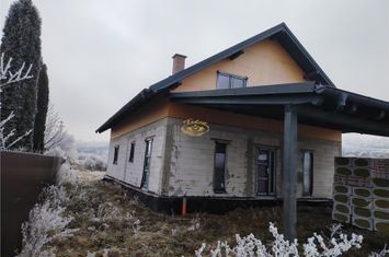 Casă - 3 camere de vanzare VEST - Harghita anunturi imobiliare Harghita