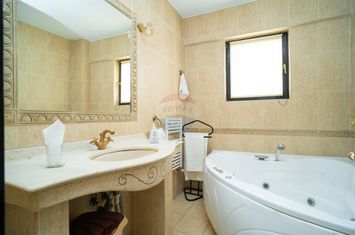 PENTHOUSE ULTRACENTRAL CU PRIVELISTE PANORAMICĂ anunturi imobiliare Iasi