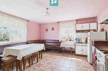 Casă solidă cu 5 camere in localitatea Almaș, Arad anunturi imobiliare Arad