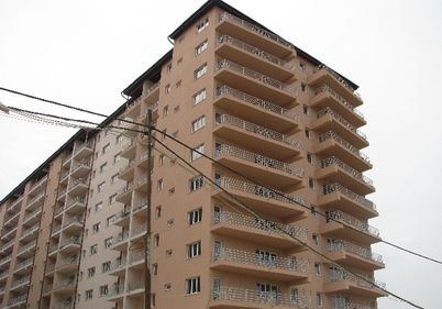 Fratii Negoita vand apartamente doar cu buletinul