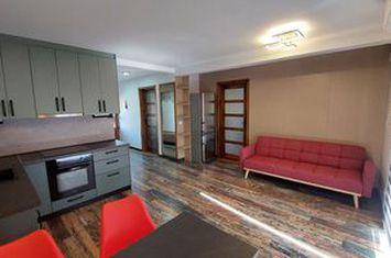 Apartament 3 camere, 2 parcari private, zona 7 Noiembrie anunturi imobiliare Mures