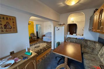 Apartament 4 camere de vanzare CENTRAL - Vrancea anunturi imobiliare Vrancea