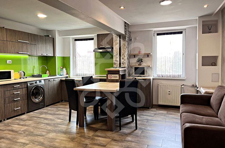 Apartament cu 3 camere de inchiriat pe Bld. Decebal, Oradea anunturi imobiliare Bihor