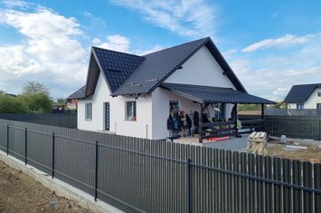 Casă - 3 camere de vanzare BACAU - Bacau anunturi imobiliare Bacau
