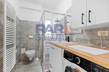 Apartament decomandat, renovat - etaj 1 anunturi imobiliare Neamt