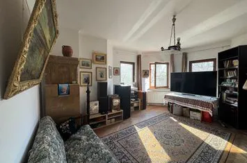 Vanzare apartament patru camere vila D+P+1+pod curte Cotroceni metrou anunturi imobiliare Bucuresti