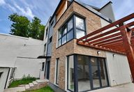 3.200 €, Vilă