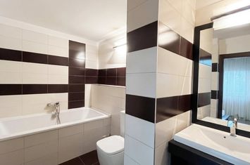 Foto 3 Renovat complet 3 minute Metrou Dristor | Bloc reabilitat | 2 bai anunturi imobiliare Sector 3
