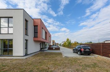 Urban Concept Corbeanca – Vile finalizate cu arhitectura in stil mediteranean - Casa J anunturi imobiliare Bucuresti