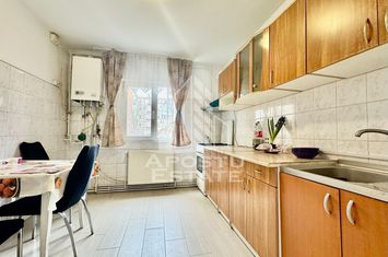 Apartament 3 camere, 70 mp utili, Micalaca anunturi imobiliare Arad