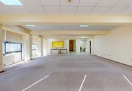 1.200 €, Spațiu comercial