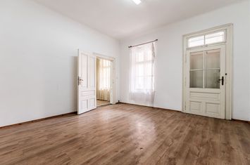 Apartament 2 camere Str. Lucian Blaga, clădire în renovare completa anunturi imobiliare Arad