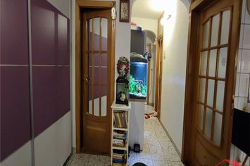 Apartament 3 camere de vanzare ULTRACENTRAL - Vrancea anunturi imobiliare Vrancea