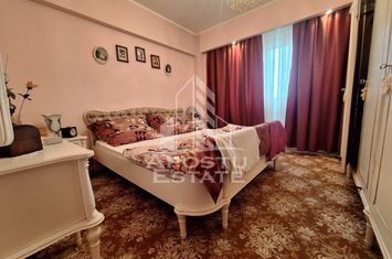 Apartament cu 4 camere, 120mp construiti, Aurel Vlaicu anunturi imobiliare Arad
