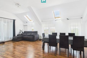 Apartament deosebit cu 3 camere , zona Fratelia anunturi imobiliare Timis