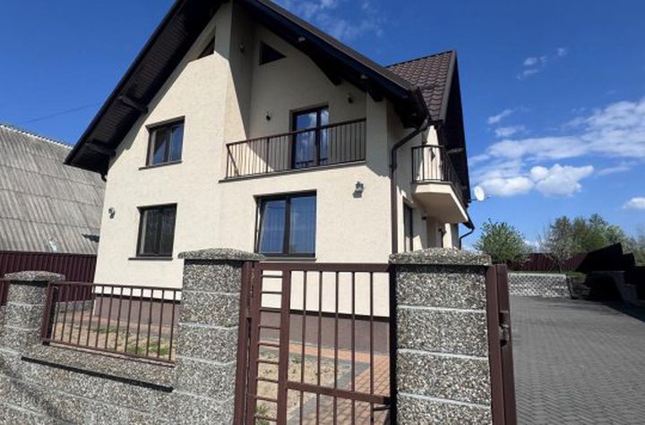 Casă - 5 camere de vanzare RADAUTI - Suceava anunturi imobiliare Suceava
