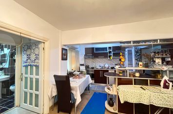 Apartament 4 camere de vanzare BOTOSANI - Botosani anunturi imobiliare Botosani