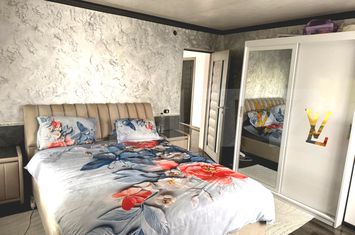 Vilă - 3 camere de vanzare GHIMBAV - Brasov anunturi imobiliare Brasov