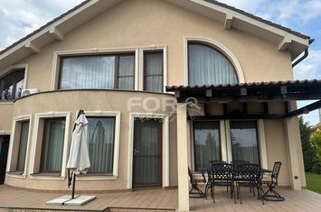 Vilă elegantă de vânzare în Oradea anunturi imobiliare Bihor