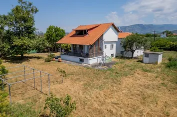 Casă 51 mp, teren 1000 mp — 120 m de plajă anunturi imobiliare Grecia