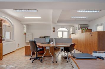 Cladire multifunctionala de Vanzare, Floreasca-Pescariu anunturi imobiliare Bucuresti