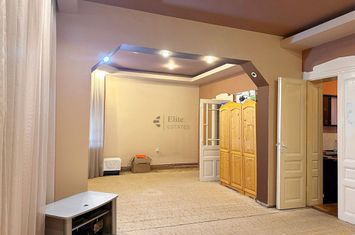 Casa cu 6 camere de vanzare in Rogerius/Stadion anunturi imobiliare Bihor