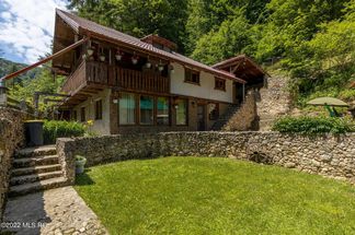 Vilă 7 cam de vânzare Brasov - Schei