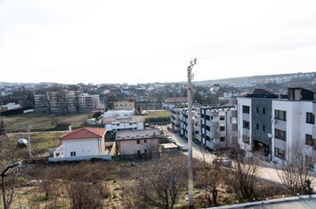 Apartament 3 camere nemobilat cu teren anunturi imobiliare Iasi
