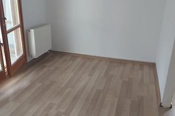 Apartament 3 camere de vanzare ASTRA - Brasov anunturi imobiliare Brasov