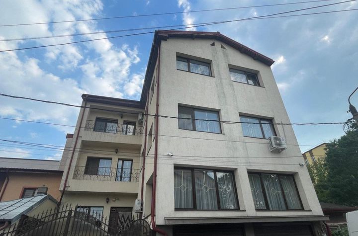 Vilă - 8 camere de vanzare 13 SEPTEMBRIE - Bucuresti anunturi imobiliare Bucuresti