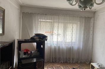 Apartament 3 camere de vanzare ULTRACENTRAL - Vrancea anunturi imobiliare Vrancea