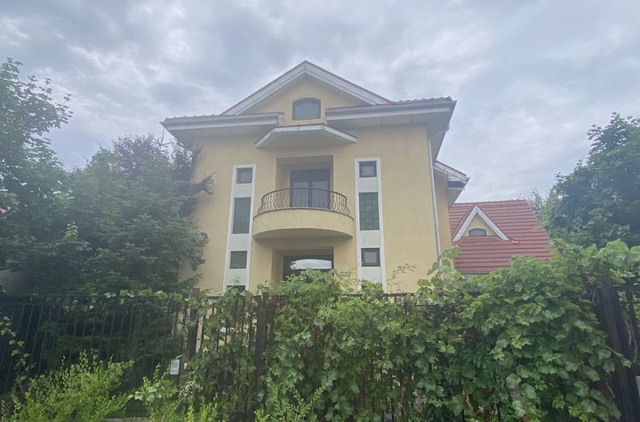 Vilă - 11 camere de vanzare BANEASA - Bucuresti anunturi imobiliare Bucuresti
