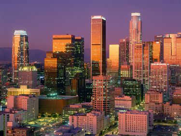 În Los Angeles, deşi este căminul starurilor, preţul locuinţelor este considerabil mai mic decât în New York