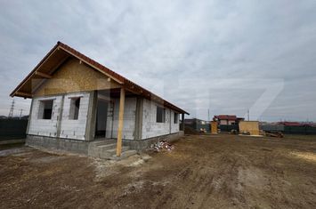 Casă - 4 camere de vanzare ALBA IULIA - Alba anunturi imobiliare Alba
