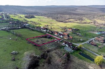 Cabană pe 3 niveluri - zonă spectaculoasă - Pătârș - COMISION 0% anunturi imobiliare Arad