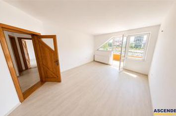 Casă - 3 camere de inchiriat TRACTORUL - Brasov anunturi imobiliare Brasov