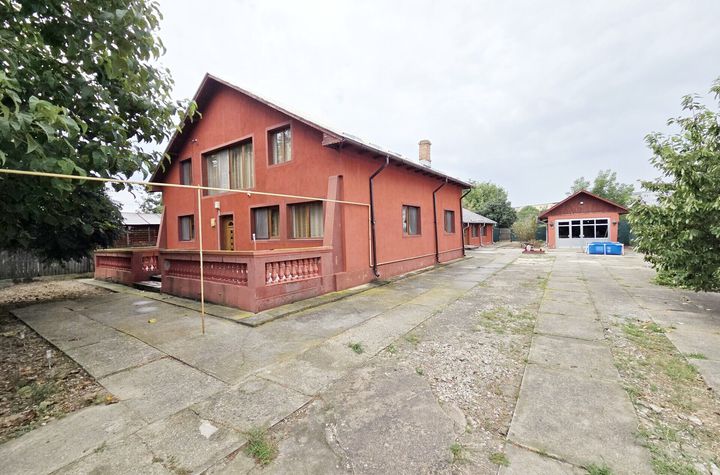 VANZARE VILA - 300 MP. UTILI - TEREN 862 MP. - GAESTI anunturi imobiliare Dambovita