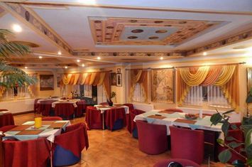 Vilă - 8 camere de vanzare BRASOV - Brasov anunturi imobiliare Brasov