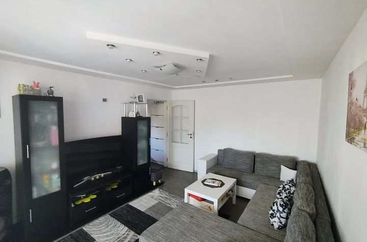 Apartament 3 camere de vanzare ASTRA - Brasov anunturi imobiliare Brasov