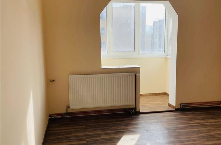 Apartament 2 camere de vanzare TRACTORUL - Brasov anunturi imobiliare Brasov