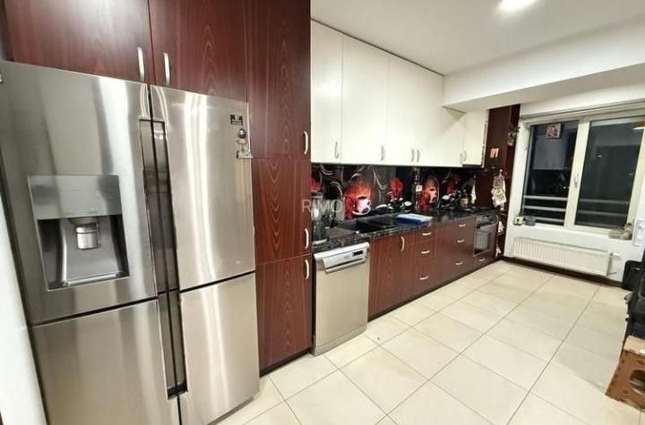 Apartament 3 camere de vanzare VITAN - Bucuresti anunturi imobiliare Bucuresti