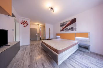 Avangarden Bartolomeu-Garsoniera 40 mp loc de parcare si boxa anunturi imobiliare Brasov