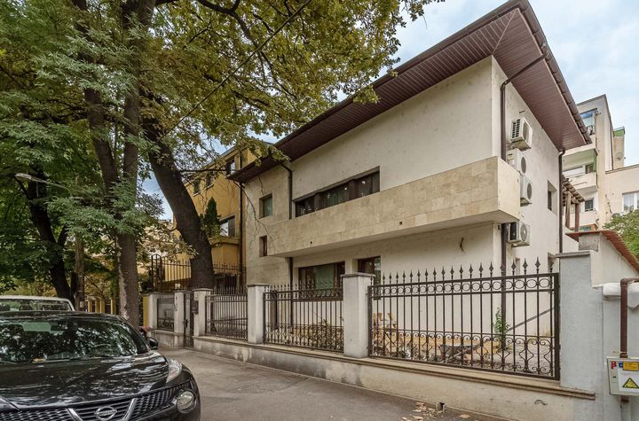 Cotroceni Arenele BNR Mihail Mirinescu Vila pentru birou sau rezidenta anunturi imobiliare Bucuresti