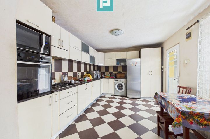 Casa 7 camere in Gradiste anunturi imobiliare Arad