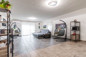 Casă modernă (2021) – Priveliște panoramică spre Lunca Mureșului anunturi imobiliare Arad