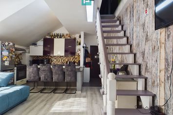 Apartament în Dumbrăvița, la mansardă, lângă Școala Babel anunturi imobiliare Timis