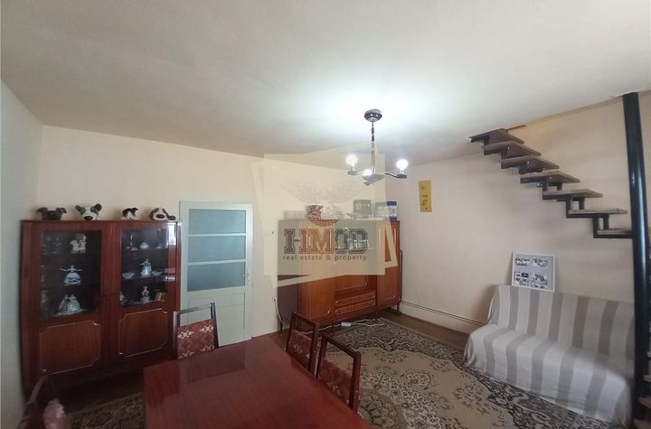 Vilă - 5 camere de vanzare LUPENI - Sibiu anunturi imobiliare Sibiu